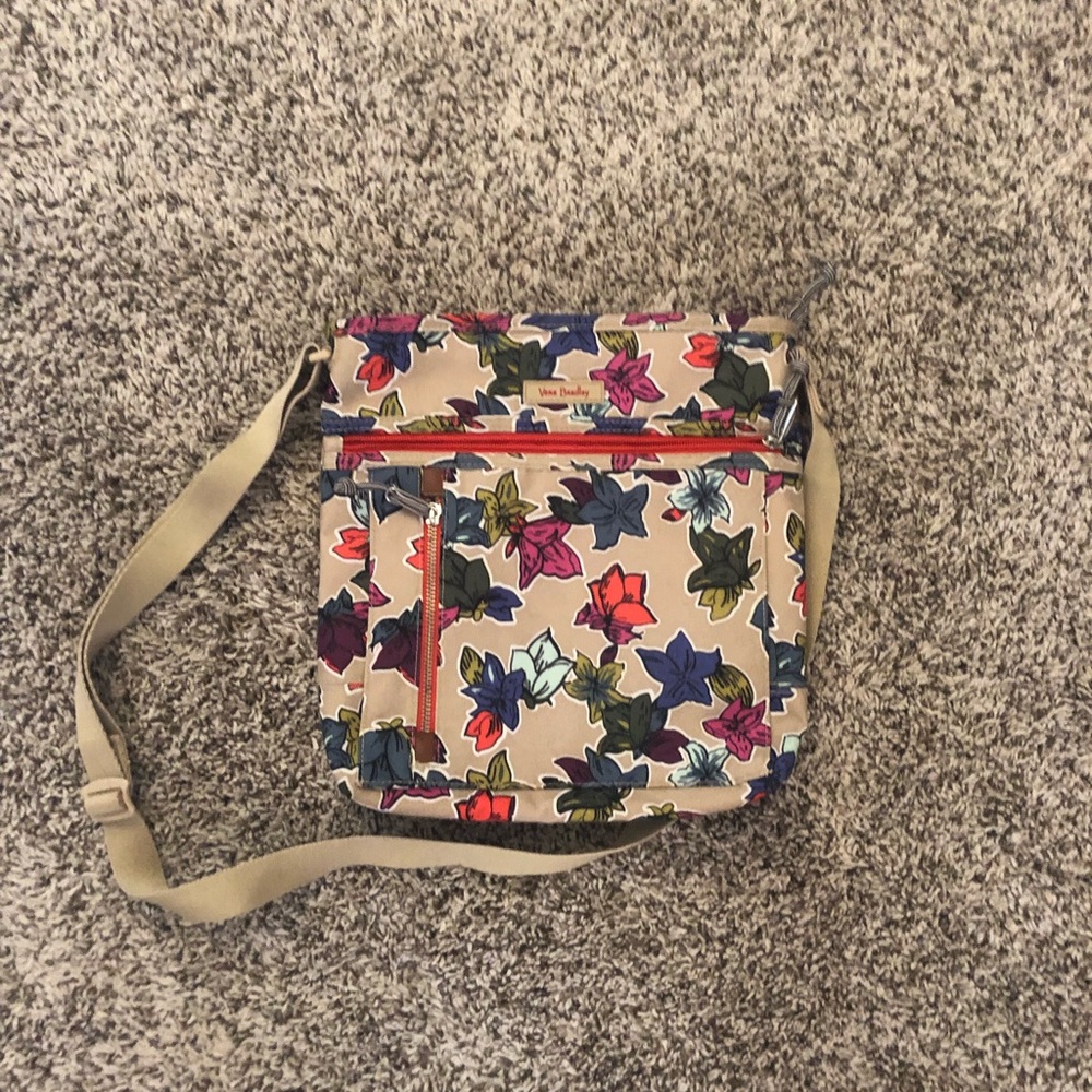 Vera Bradley Crossbody in Falling Flowers Nuetral